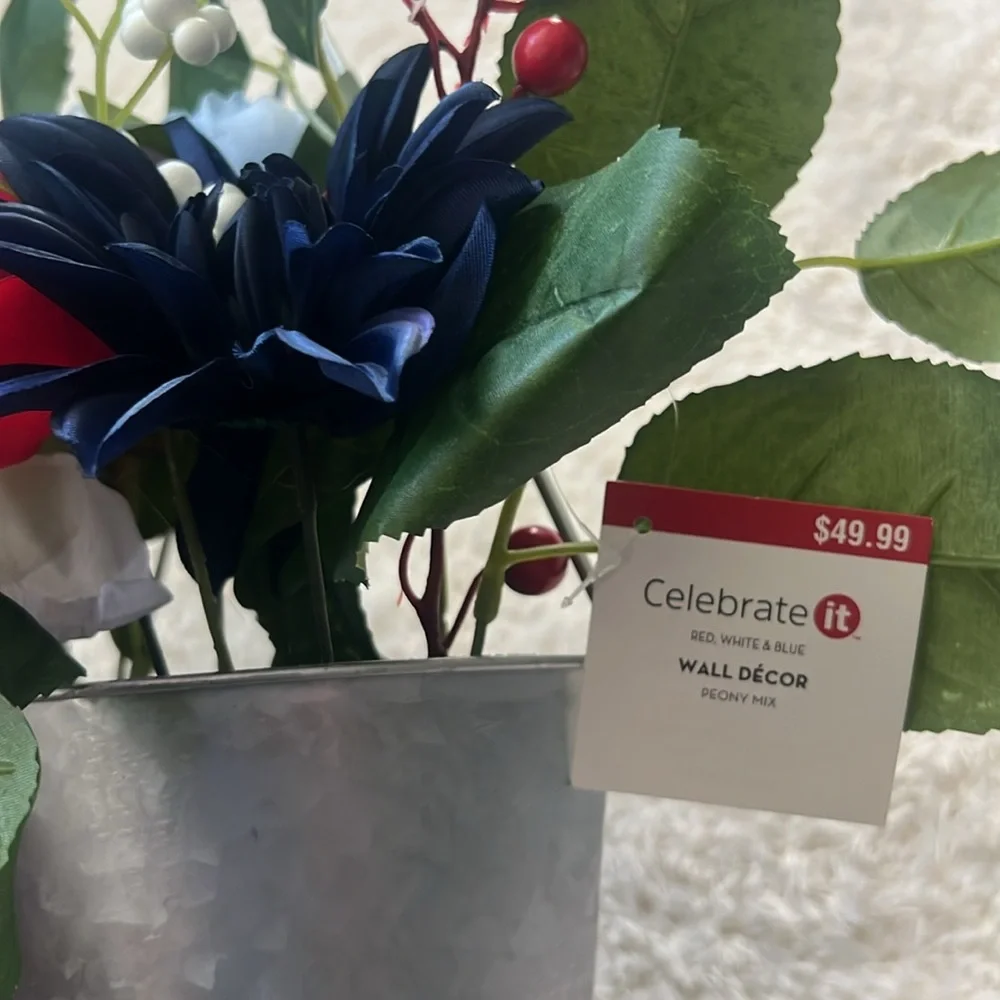 🌻 NWT Celebrate It Hanging Faux Floral Tin